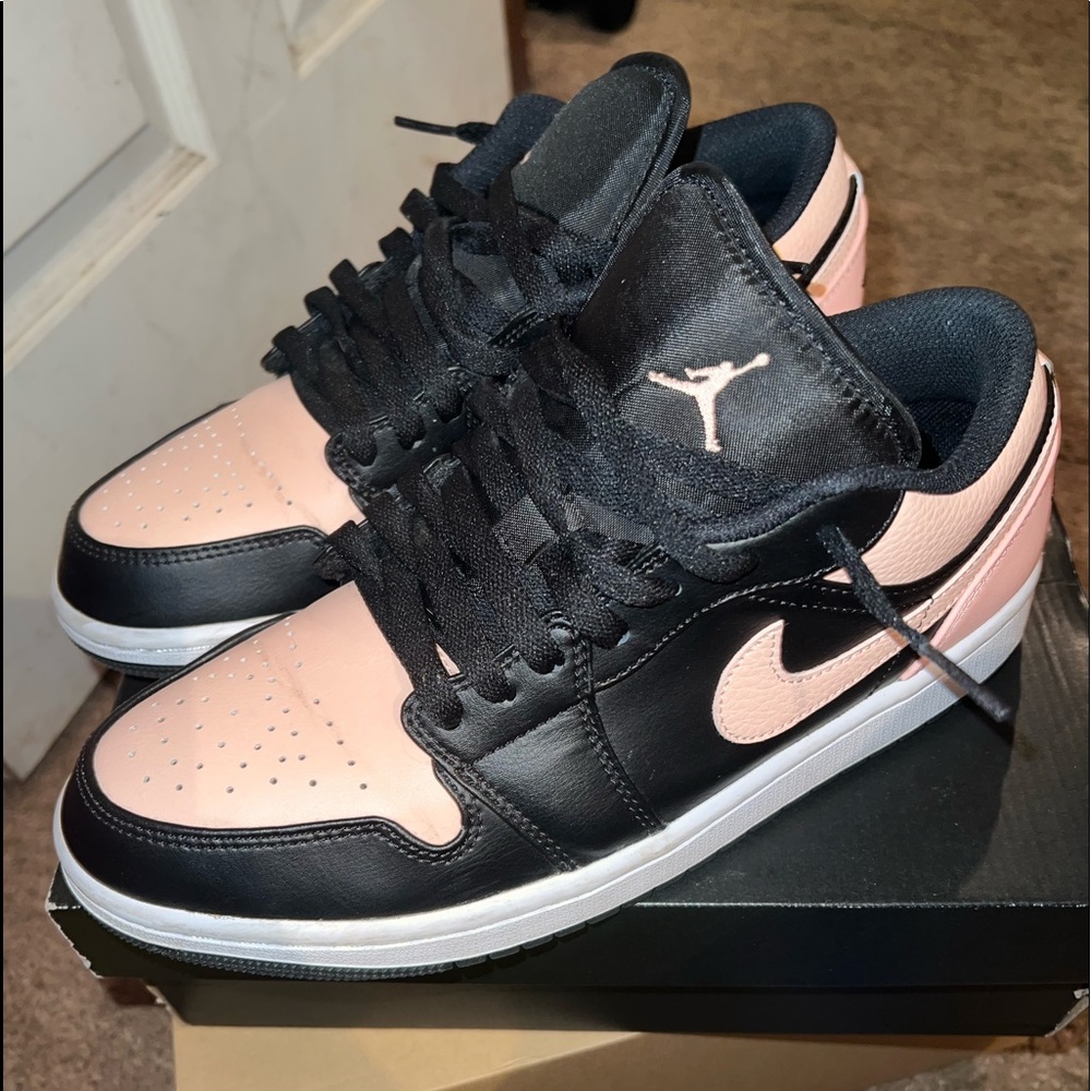 Jordan 1 Low “Crimson Tint”